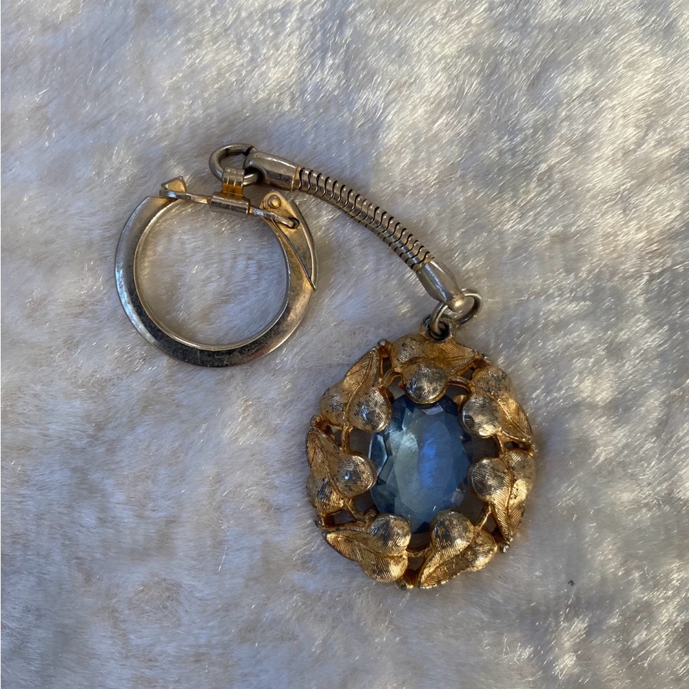 ☘️VTG Gold and Blue Key Card Holder Accessory
